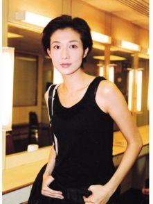 吴绮莉家庭背景,出身名门，星途璀璨的影视天后