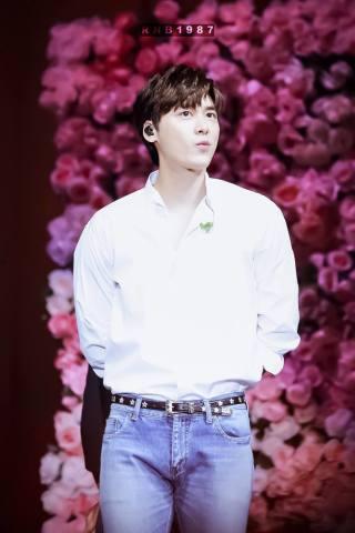 李易峰白衬衫图片